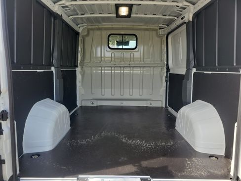 Used 2025 RAM ProMaster 1500 w/ Convenience Group FWD image 7