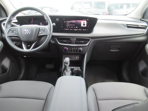 Used 2024 Buick Encore GX Preferred FWD image 12