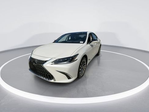 Used 2025 Lexus ES 350 Ultra Luxury w/ Accessory Package (Z2) FWD image 3