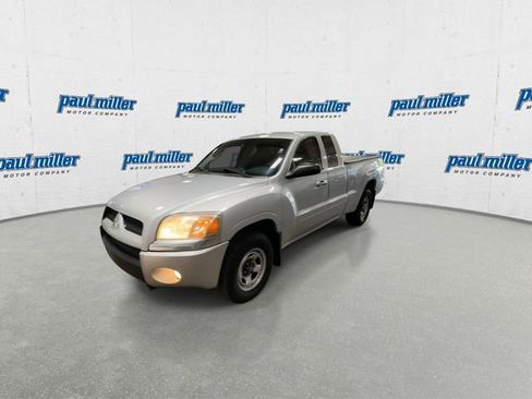 Used 2007 Mitsubishi Raider LS RWD image 5