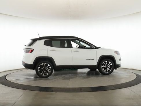 Used 2022 Jeep Compass Limited image 6