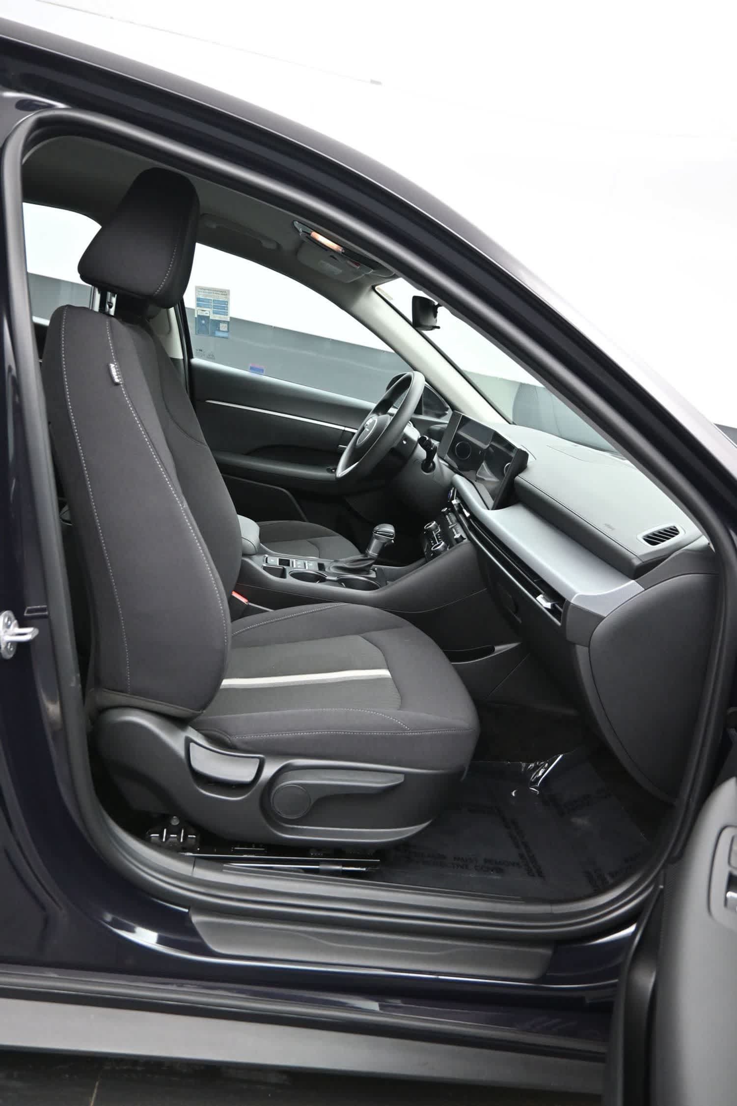 Used 2025 Hyundai Sonata SE FWD image 11