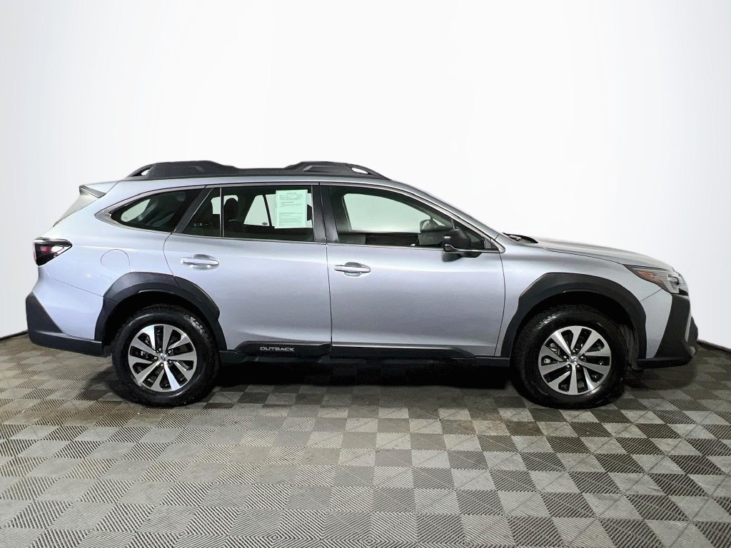 Used 2023 Subaru Outback AWD/4WD image 8