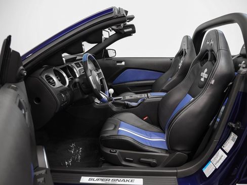 Used 2012 Ford Mustang Shelby GT500 w/ Electronics Pkg image 75