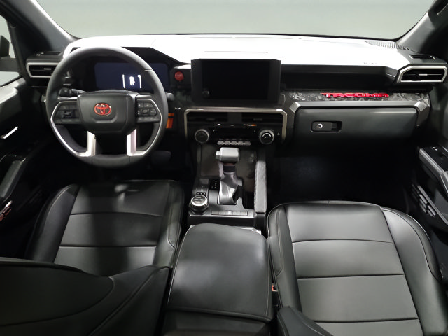 Used 2025 Toyota Tacoma TRD Off-Road AWD/4WD image 17