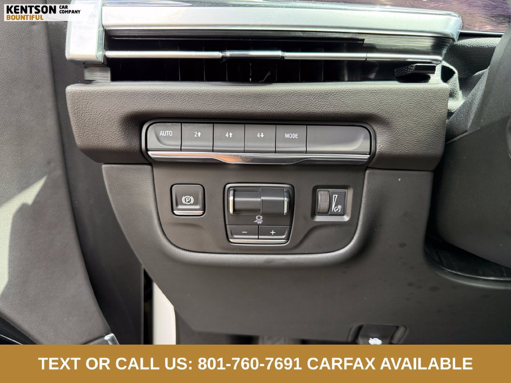 Used 2025 Cadillac Escalade ESV Sport w/ LPO, ONYX Package AWD/4WD image 18