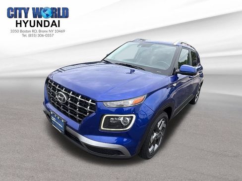 Used 2022 Hyundai Venue Limited w/ Cargo Package FWD image 1