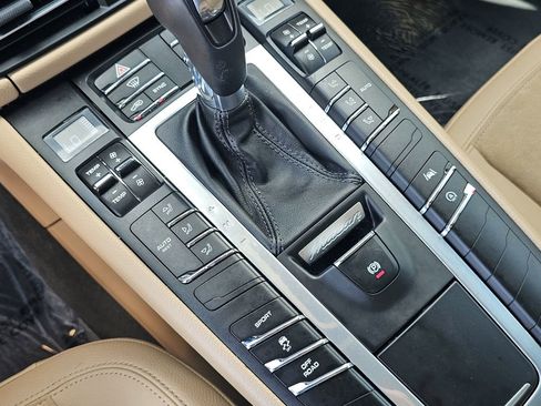 Used 2021 Porsche Macan image 33