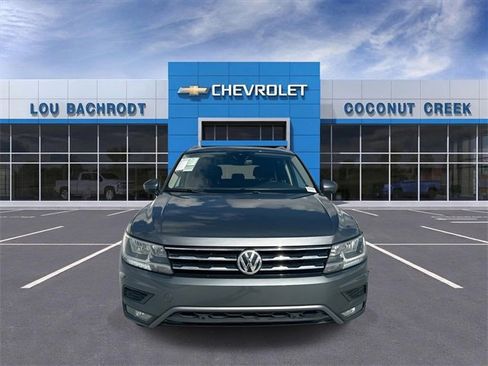 Used 2020 Volkswagen Tiguan SEL image 3