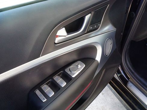 New 2025 Genesis G70 2.5T w/ Sport Prestige Package image 15