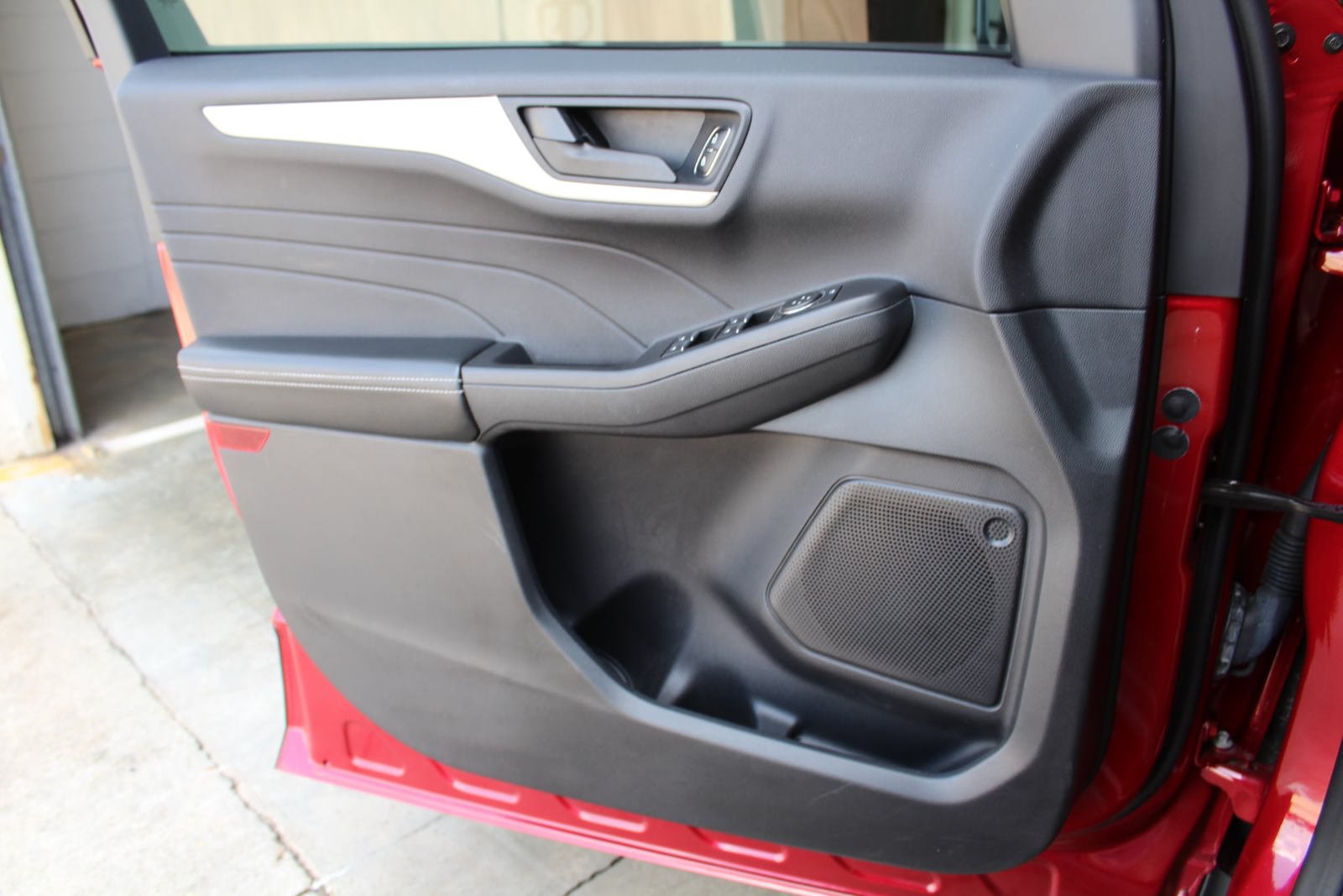 Used 2022 Ford Escape SE w/ SE Sport Appearance Package FWD image 12