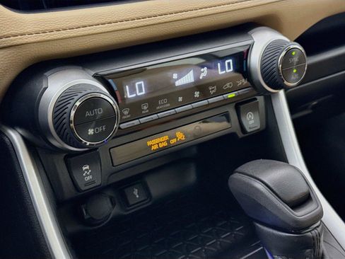 Certified 2022 Toyota RAV4 XLE w/ Convenience Package FWD image 24