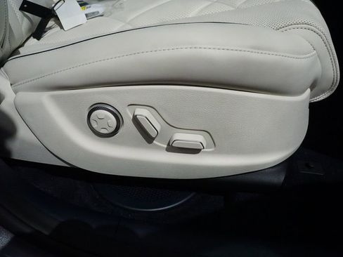 New 2025 Genesis GV80 3.5T Prestige image 24