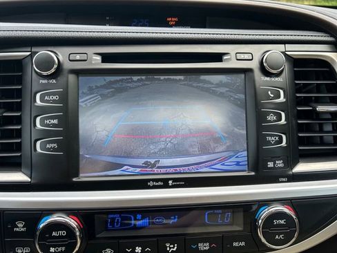 Used 2015 Toyota Highlander XLE AWD/4WD image 20