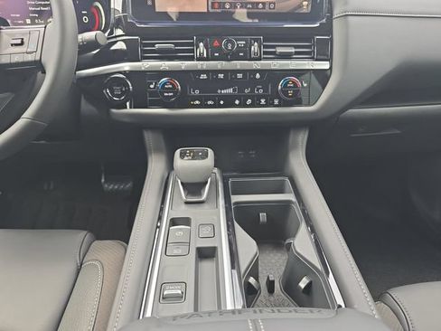 New 2026 Nissan Pathfinder SL FWD image 3