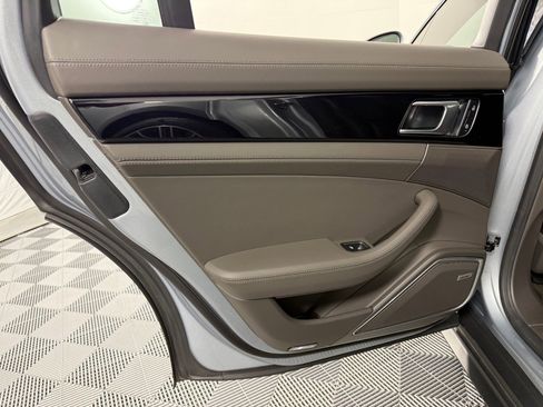 Used 2023 Porsche Panamera 4S image 17