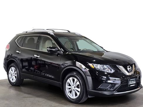 Used 2014 Nissan Rogue SV w/ SV Premium Package AWD/4WD image 3