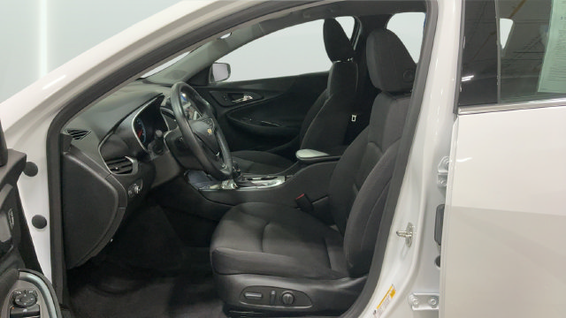 Used 2024 Chevrolet Malibu RS w/ LPO, Floor Liner Package FWD image 15