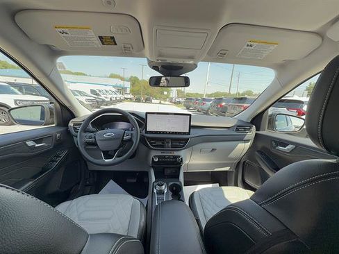 Certified 2023 Ford Escape Platinum w/ Premium Technology Package AWD/4WD image 19