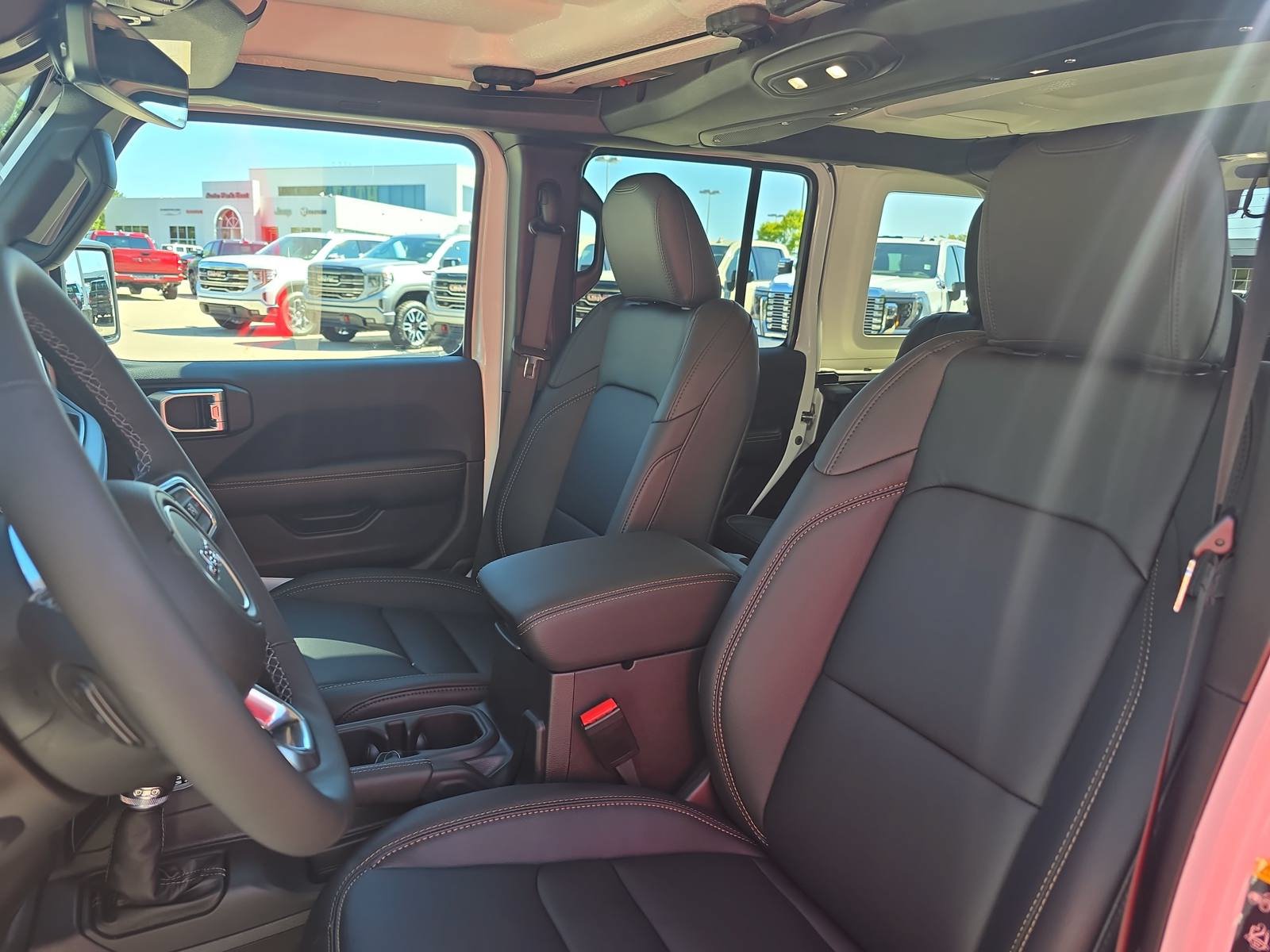 New 2026 Jeep Wrangler Unlimited Sahara AWD/4WD image 15