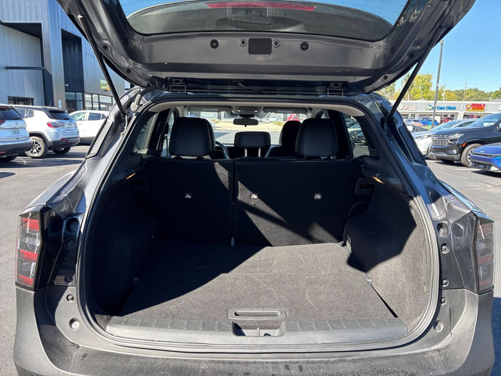 Used 2026 Nissan Kicks SR FWD image 29