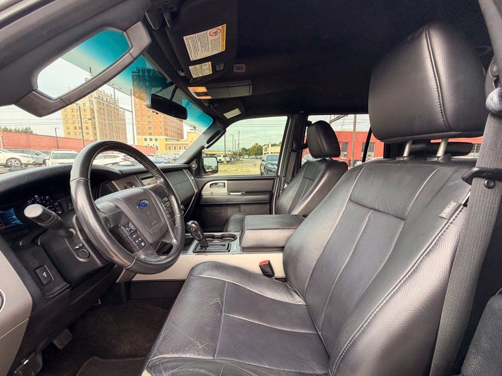 Used 2016 Ford Expedition XLT w/ Equipment Group 202A RWD image 12