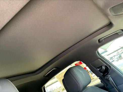 Used 2023 Audi e-tron Premium Plus w/ Premium Plus Package image 13