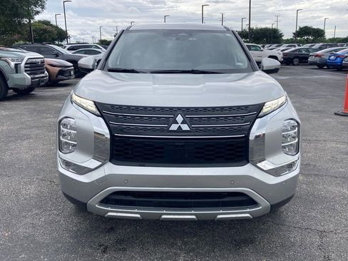 Used 2024 Mitsubishi Outlander SE Black Edition FWD image 2