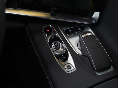 Used 2025 Chevrolet Corvette Stingray w/ Z51 Performance Package image 16