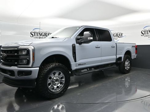 Used 2024 Ford F250 Lariat w/ Lariat Ultimate Package AWD/4WD image 3