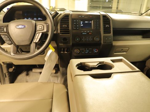 Used 2022 Ford F350 XL w/ Power Equipment Group image 16