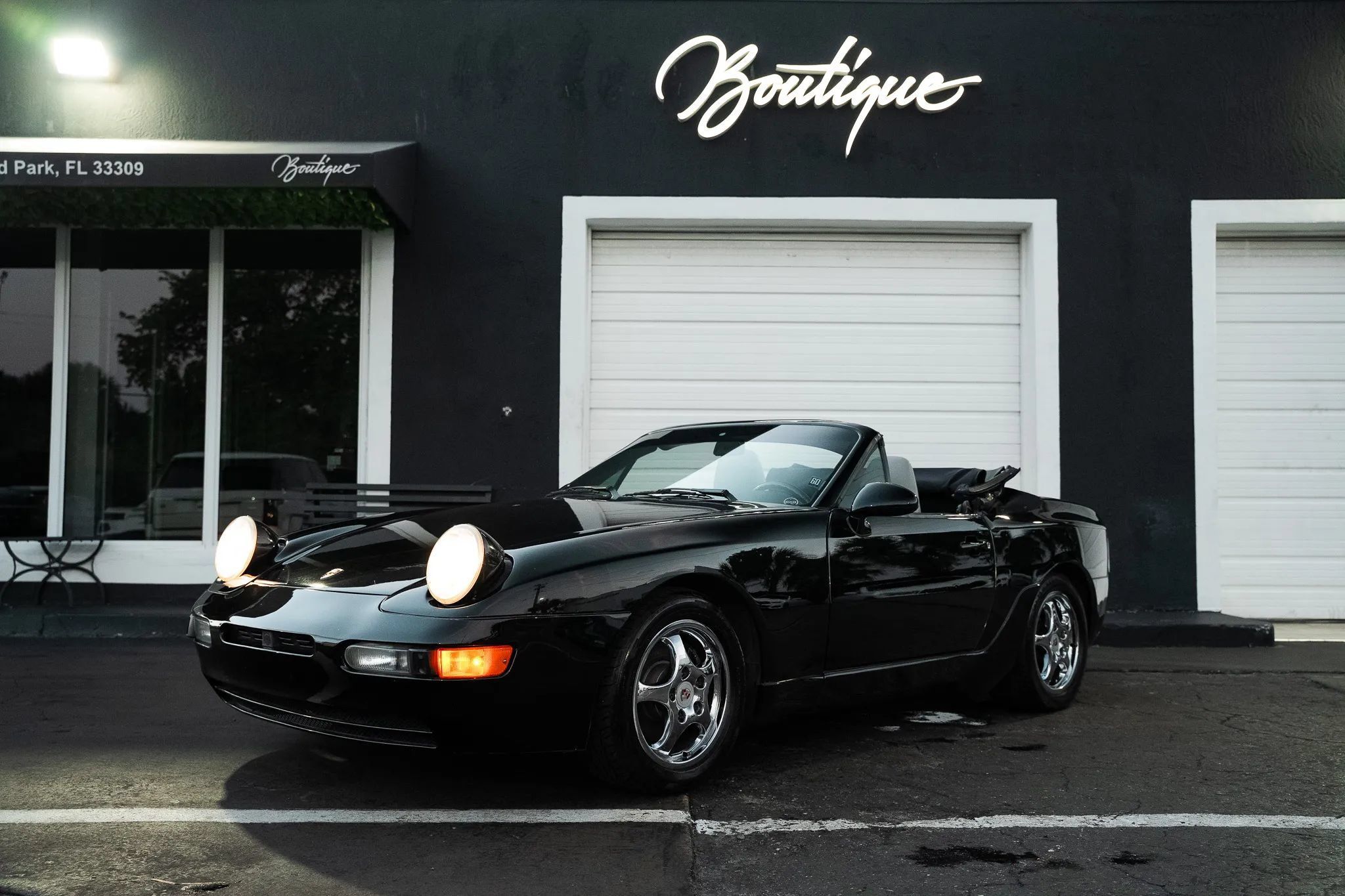Used 1995 Porsche 968 Cabriolet RWD image 2
