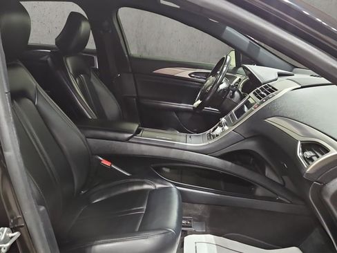 Used 2020 Lincoln MKZ w/ Convenience Package image 19