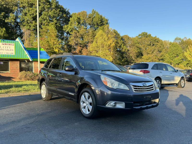 Used 2010 Subaru Outback 2.5i Premium AWD/4WD image 3