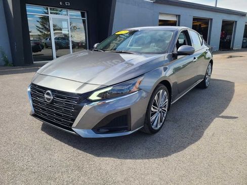 Used 2023 Nissan Altima 2.5 SL AWD/4WD image 1