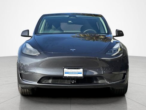 Used 2024 Tesla Model Y Long Range AWD/4WD image 8