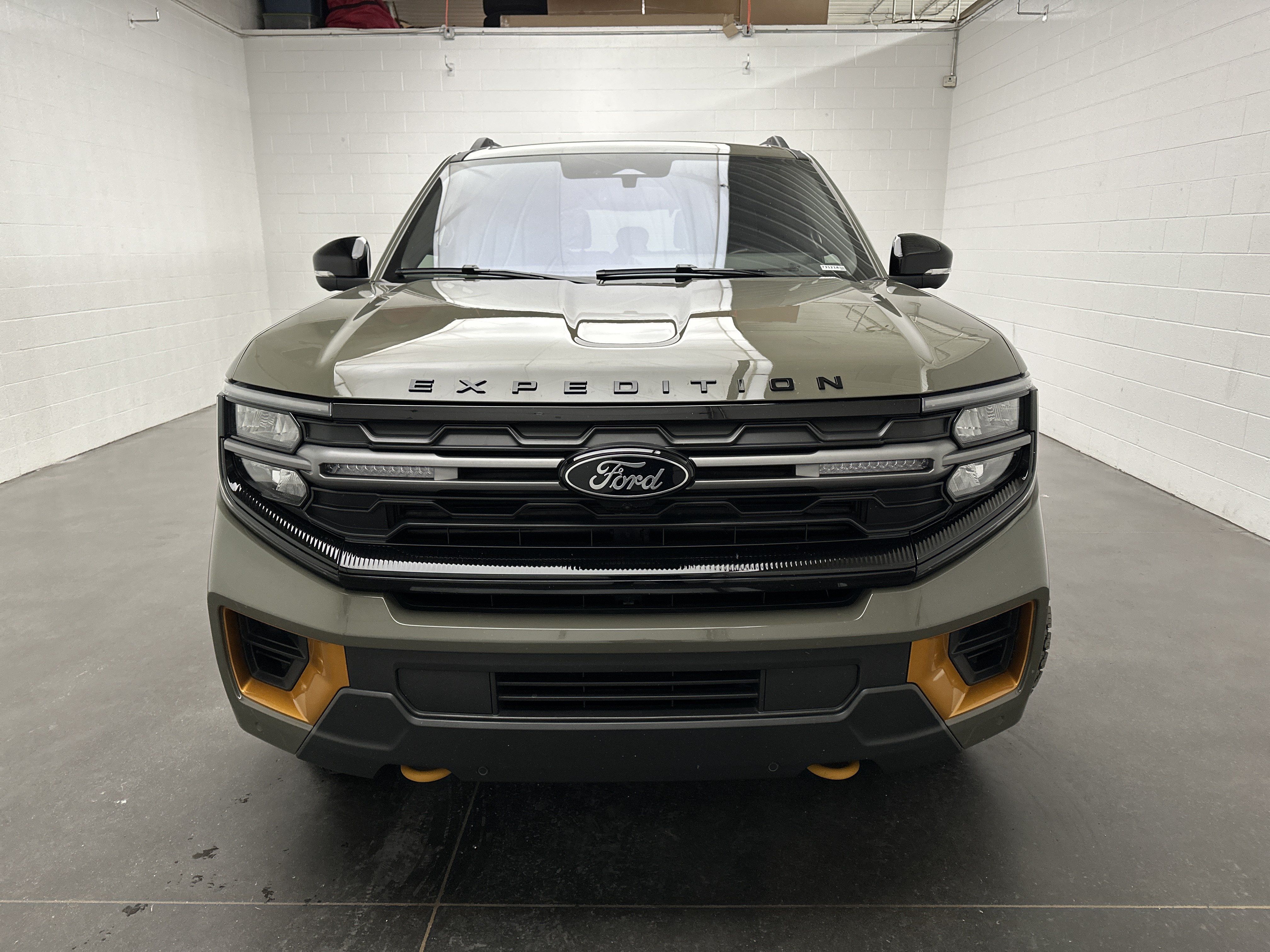 Used 2025 Ford Expedition Tremor AWD/4WD image 4