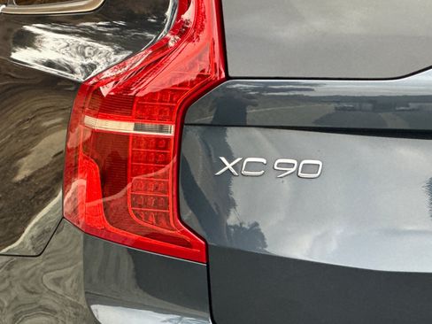 Used 2025 Volvo XC90 T8 Plus AWD/4WD image 35