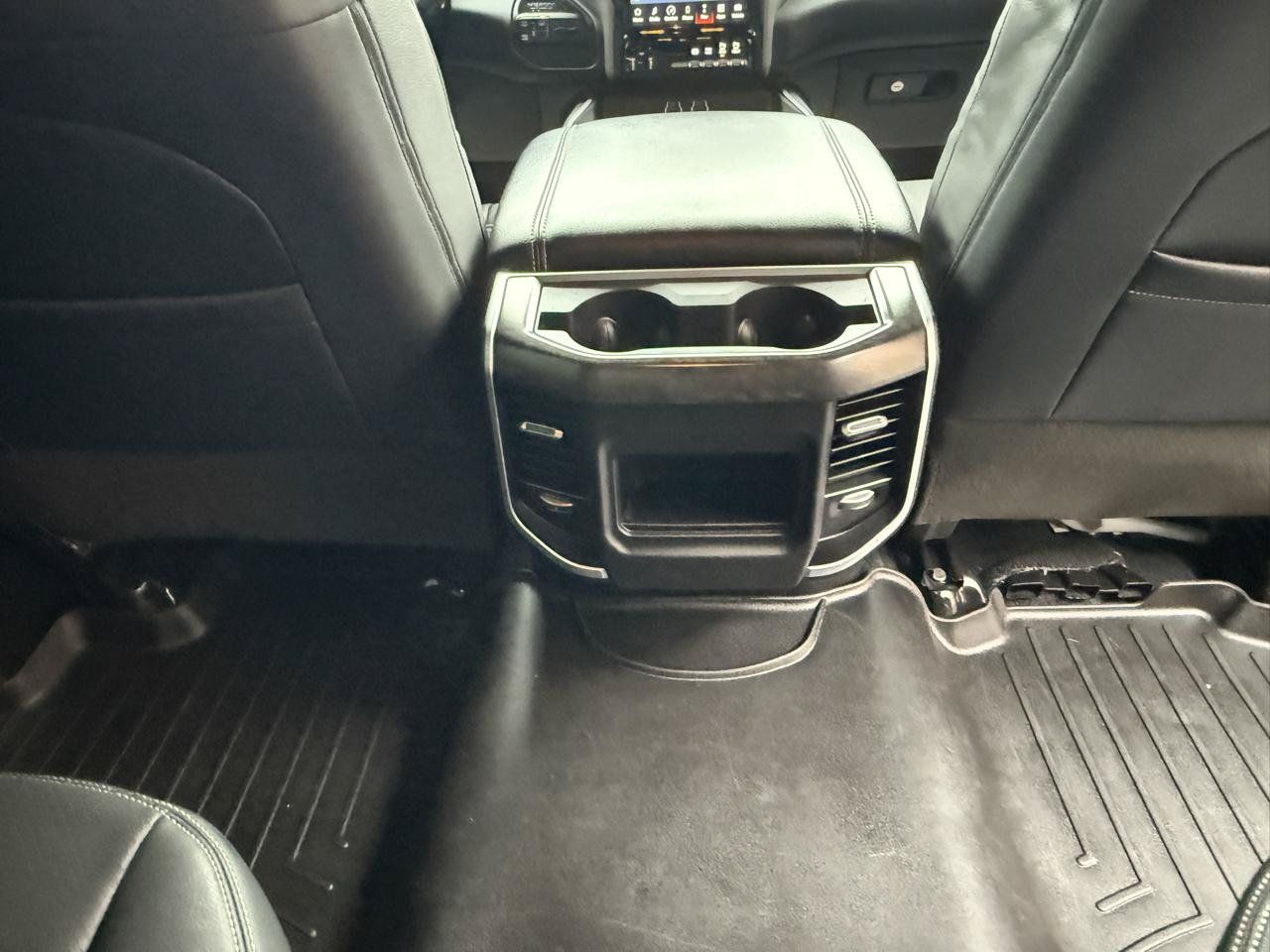 Used 2024 RAM 3500 Big Horn w/ Night Edition AWD/4WD image 18