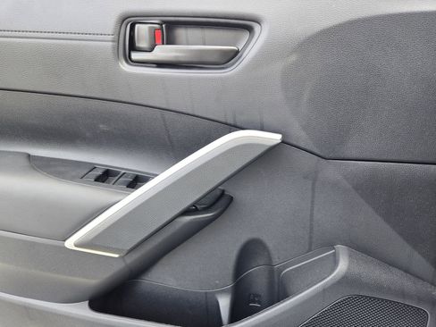 Used 2026 Toyota Corolla Cross LE image 19