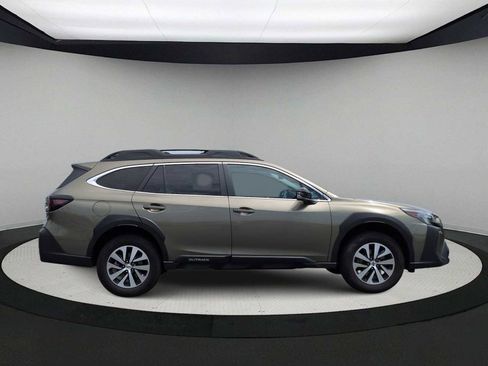 Used 2024 Subaru Outback Premium w/ Popular Package #1A AWD/4WD image 9