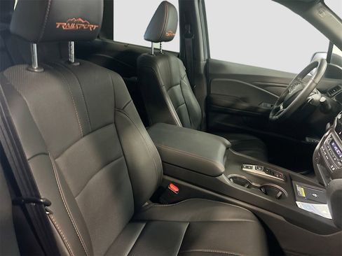 Used 2025 Honda Passport TrailSport image 30