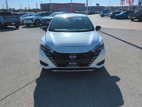 Used 2024 Nissan Versa SR image 3