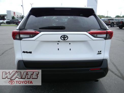 Used 2024 Toyota RAV4 LE AWD/4WD image 3