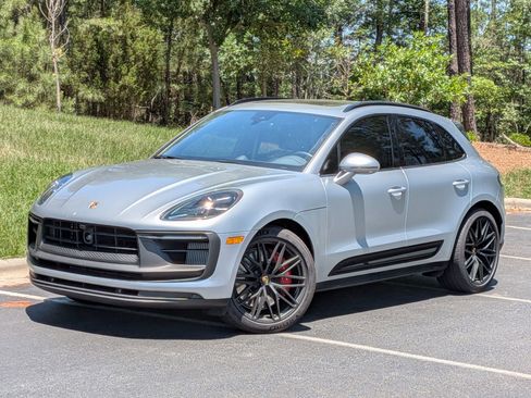 Used 2026 Porsche Macan GTS AWD/4WD image 1