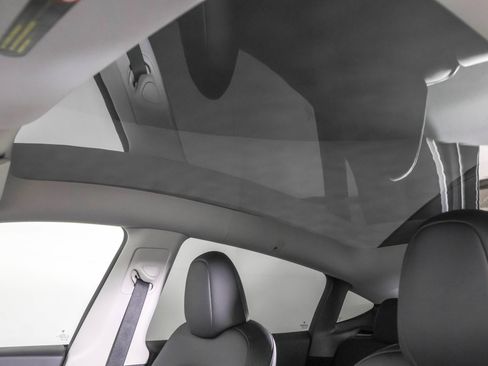 Used 2023 Tesla Model Y Long Range AWD/4WD image 30