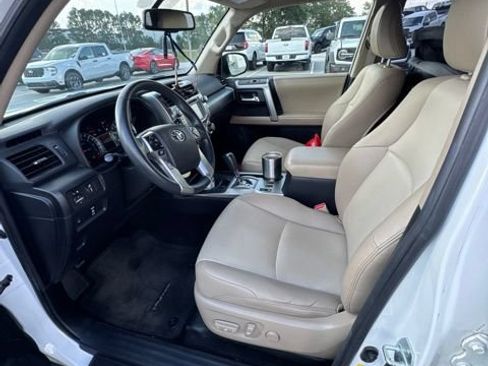 Used 2018 Toyota 4Runner SR5 Premium RWD image 18