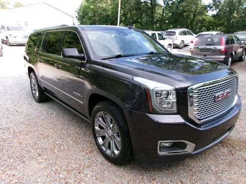 Used 2016 GMC Yukon XL Denali w/ Open Road Package AWD/4WD image 4