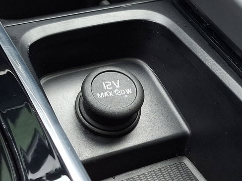 Used 2023 Volvo XC60 B5 Ultimate w/ Climate Package image 26