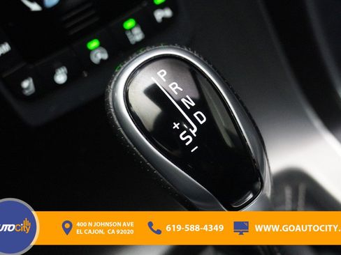 Used 2017 Volvo XC60 T6 R-Design w/ Climate Package image 22